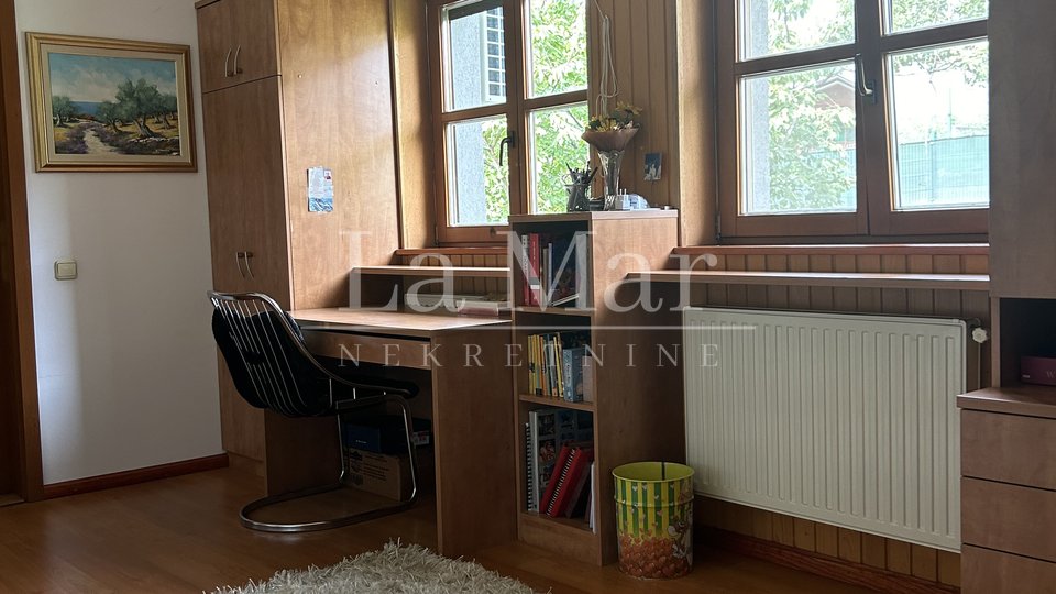 House, 327 m2, For Sale, Zagreb - Borčec