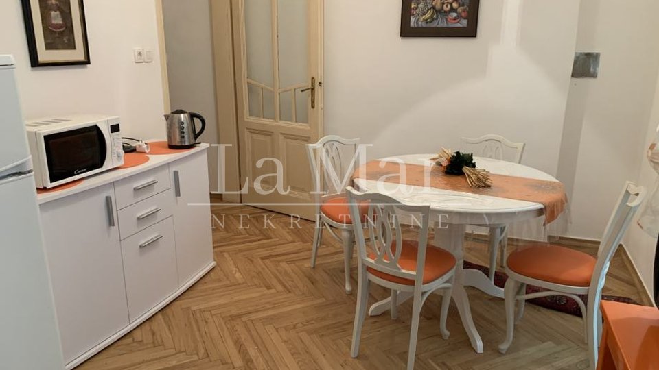 Donji grad-3soban stan,87m2