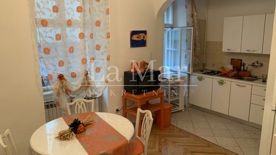 Donji grad-3soban stan,87m2
