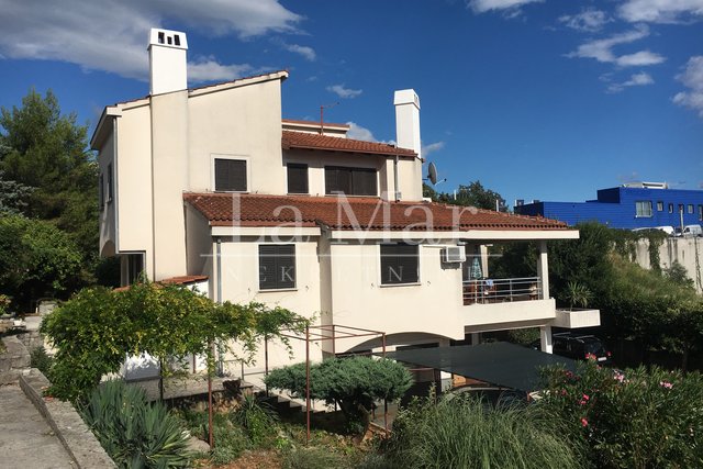 House, 330 m2, For Sale, Rijeka - Martinkovac