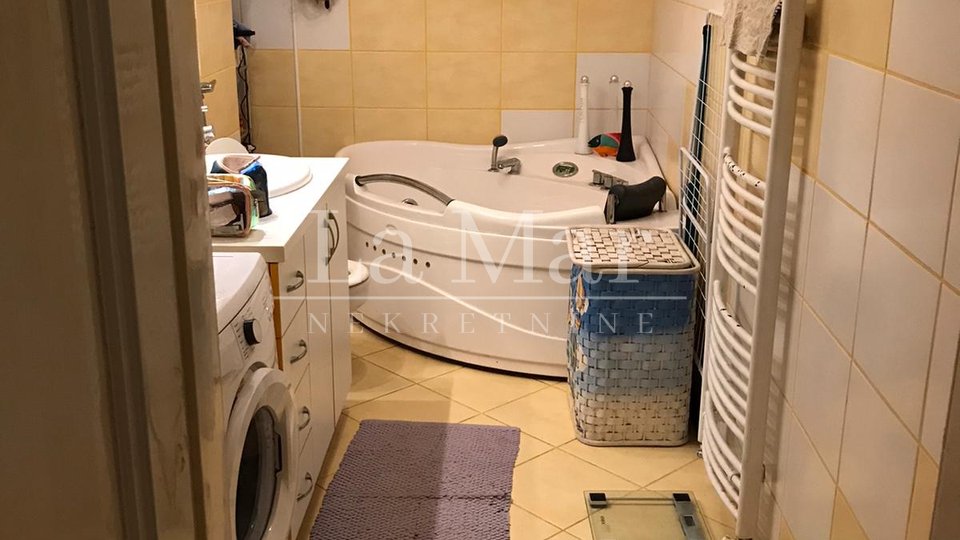 RIJEKA (centar) - obiteljski 4s stan, 152m2. Agencijska preporuka