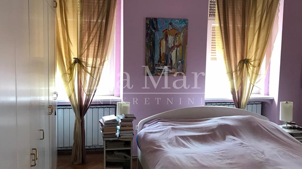 RIJEKA (centar) - obiteljski 4s stan, 152m2. Agencijska preporuka