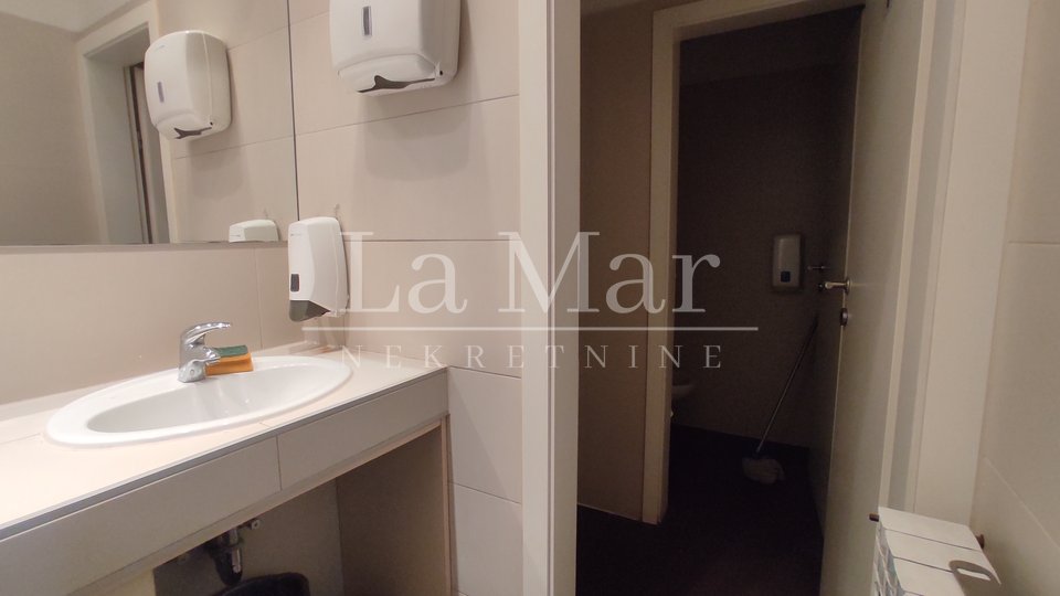 Commercial Property, 69 m2, For Sale, Zagreb - Maksimir