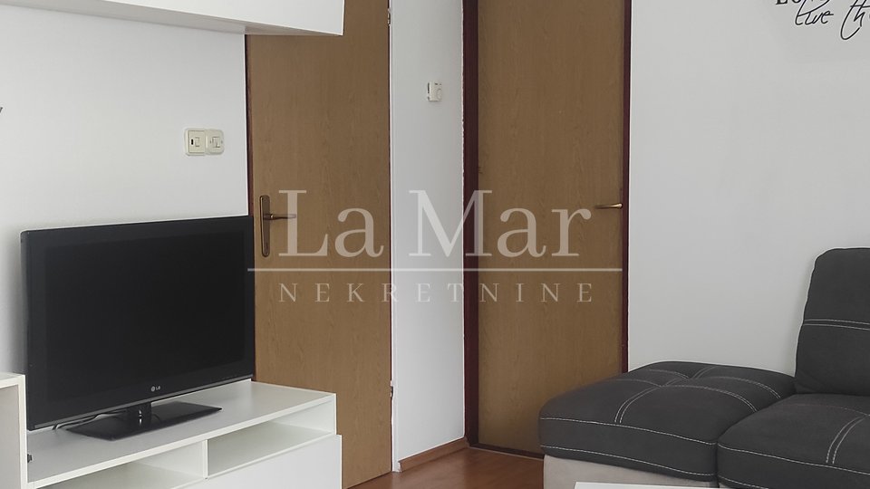 BLIZINA PALAČE PRAVDE-37m2, dvosoban stan, prizemlje
